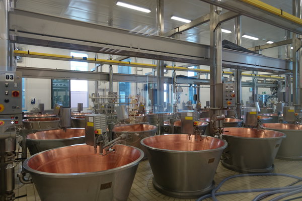Kupferkessel Parmigiano Reggiano Produktion