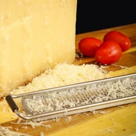 4Madonne Parmigiano Reggiano DOP, vacche brune, braune Kühe mindestens 18 Monate gereifter Parmesan